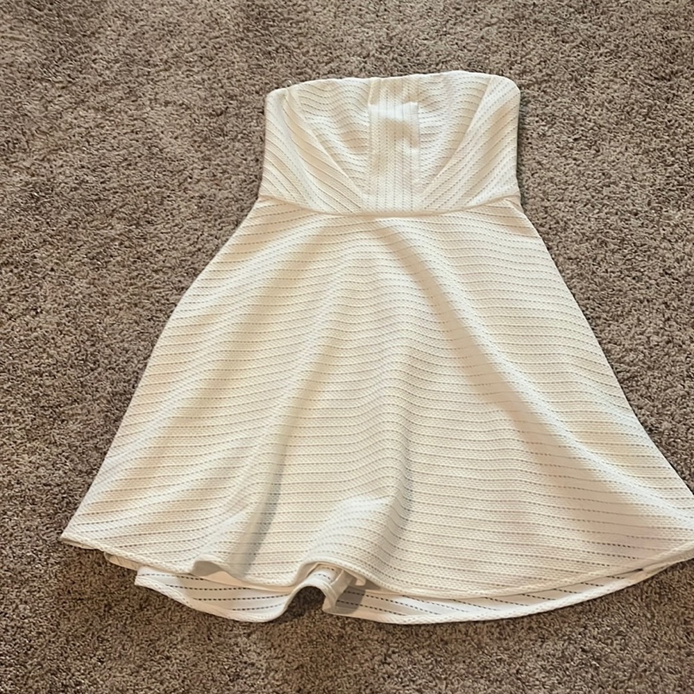 White strapless dress